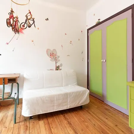 Loft Family House With Garden Ferienhaus *